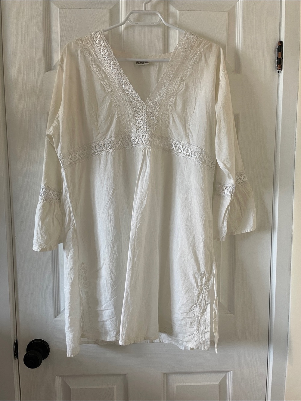 Beautiful white cotton tunic India boho dress with lace appliqué embroidered